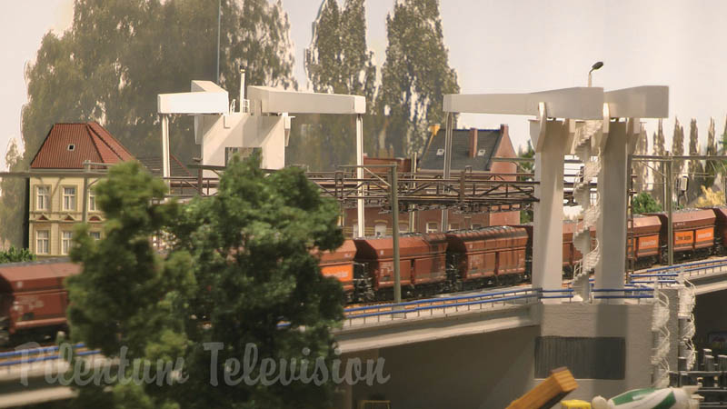 De Spoorbrug over de Delfshavense Schie in Rotterdam: Een van de fijnste en meest gedetailleerde spoorwegbruggen voor modeltreinen in schaal H0