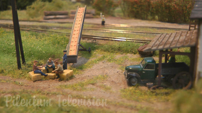 Something very rare: Model railway in TT scale with hand-built steam locomotives of Pomerania