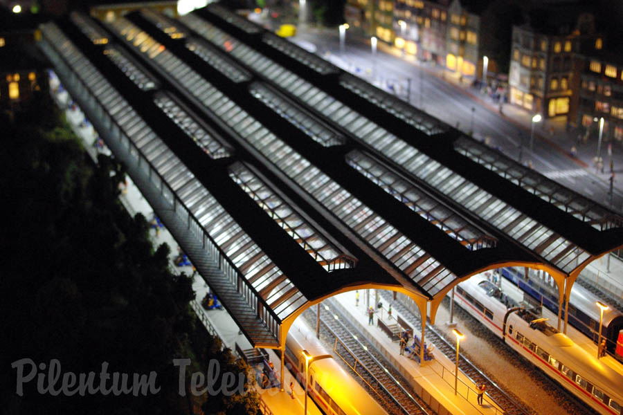 열차 과 철도 전면 전망 (기차장난감): 모형기차 과 철도모형 디오라마 한스 페터 포르쉐