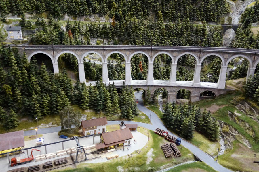 열차 과 철도 전면 전망 (기차장난감): 모형기차 과 철도모형 디오라마 한스 페터 포르쉐