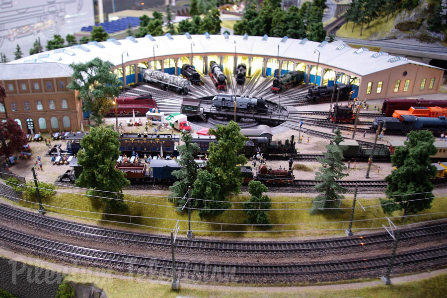En la cabina del tren: La Maqueta ferroviaria en el museo del ferrocarril Hans-Peter Porsche Traumwerk