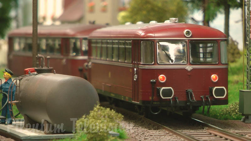 Réseau modulaire avec des locomotives à vapeur et locomotives diesel allemandes