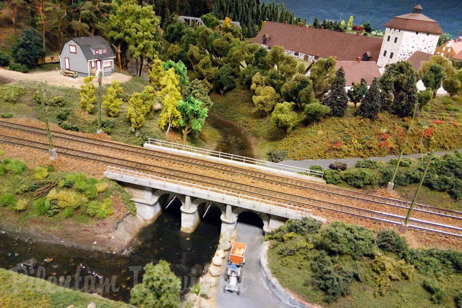Поезда и масштабное моделирование: Вид из кабины машиниста - Макет железной дороги в Швеции