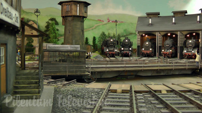 Model Railroading with Steam Trains (鉄道模型) and Steam Locomotives (蒸気機関車) in 1/32 Scale