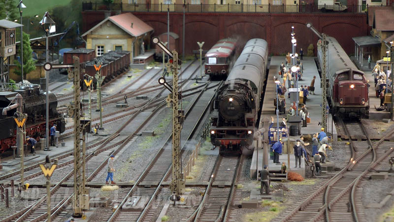 Model Railroading with Steam Trains (鉄道模型) and Steam Locomotives (蒸気機関車) in 1/32 Scale
