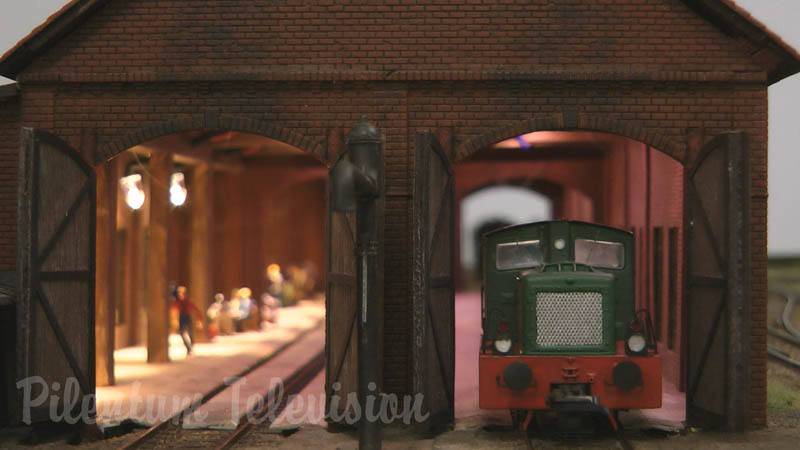 Trains miniatures dans un village allemand - Modélisme ferroviaire à l’échelle H0