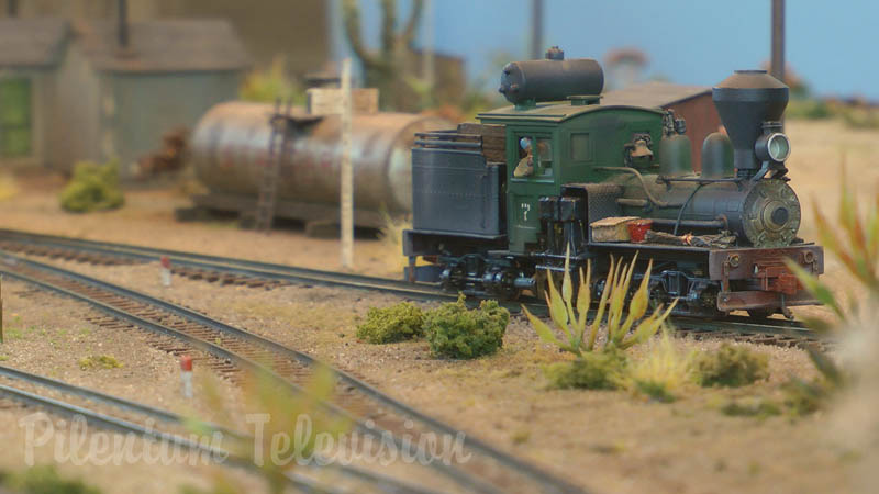 Model Railroading in the Standard Oil Fields: HOn3 Model Railroad Layout by René Paul