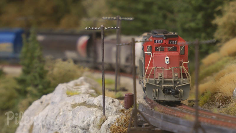 Modelltåg i Kanada: Lok och godståg