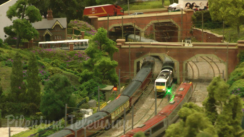 Model Railway Layout “Weaver Hill” in OO Gauge by Benjamin Brady and Richard Brady