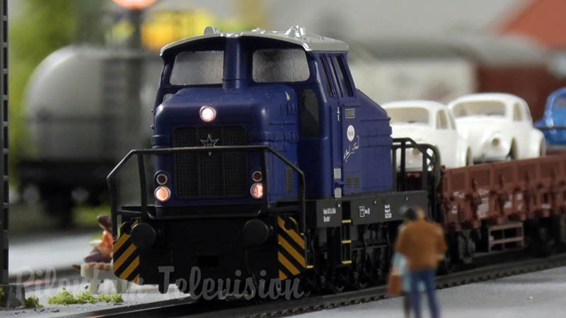 Modelljernbane av Maerklin med tyske lokomotiver og tog i skala H0