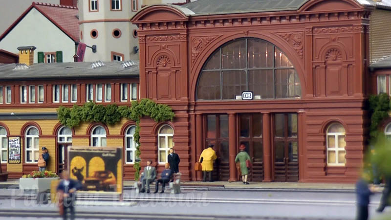 Modelljärnväg av Maerklin med tyska lok och tåg i skala H0