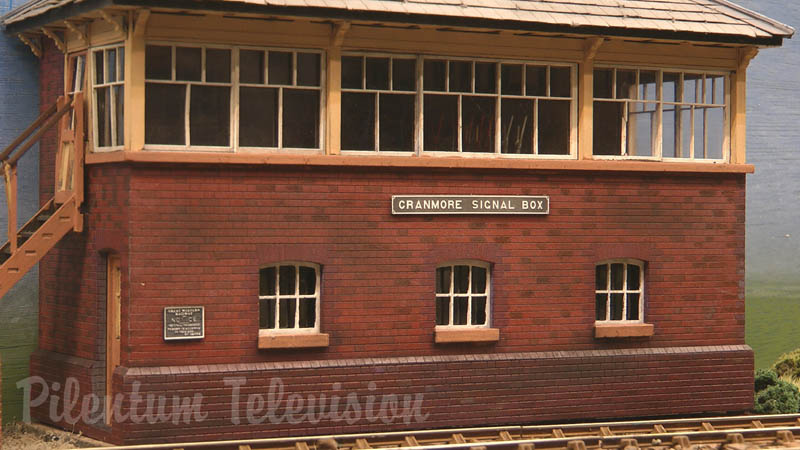 Tågstation Cranmore: Mycket realistisk modelljärnväg för modelltåg i skala 1/45