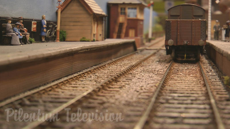 Cranmore Railway Station - Model Train Layout by Eric Mines