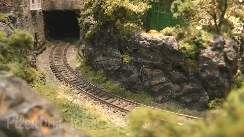 Trenes en miniatura en escala N: La maqueta ferroviaria “Rockcliffe” de David y John Riddle
