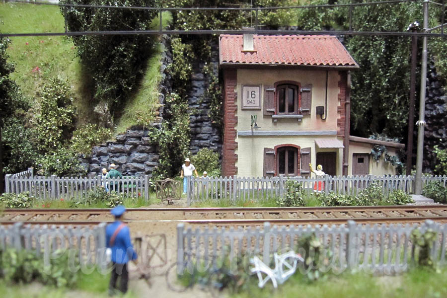 Trens miniaturas em Itália: A maquete ferroviaria magnífica por Carlo Viganò
