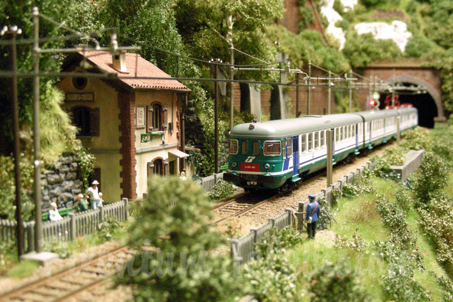 Veturit ja junat Italiassa: Pienoismaailma Plastico Ferroviario Vallecasanuova