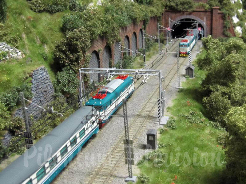 Đầu máy xe lửa và xe lửa ở Ý: Tuyến đường sắt kiểu mẫu Plastico Ferroviario Vallecasanuova