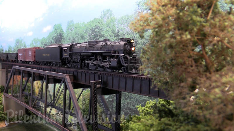 Макет залізниці на дивовижній нікелевій пластині Тоні Костера в масштабі 1:87 в дії