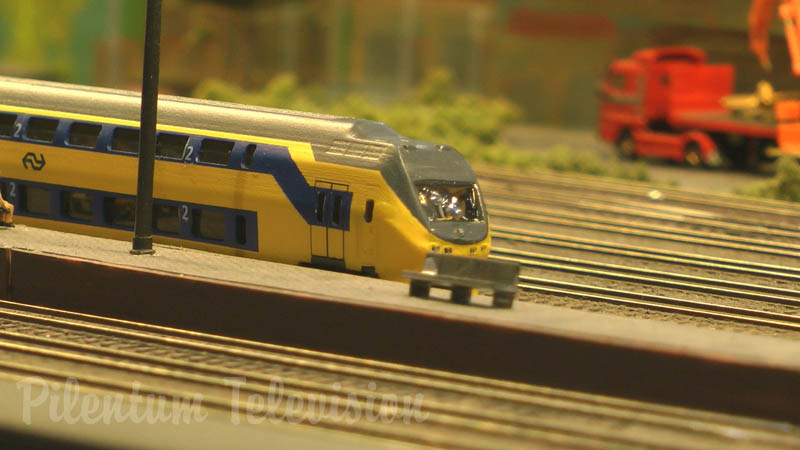 Treinen en modeltreinen in Nederland: Rail Transport Modeling and Model Trains in N Scale