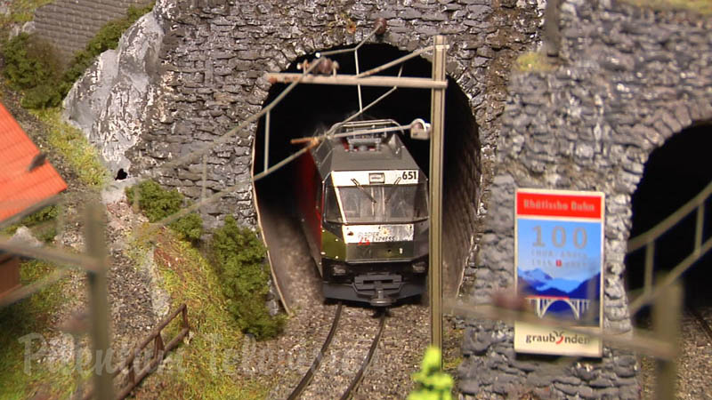 Modeltreinen en modelspoorbaan van Zwitserland: Treinen van de beroemde Glacier Express