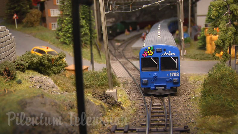 Maquete ferroviária da Suíça: Trens em miniatura do famoso comboio turístico Glacier Express