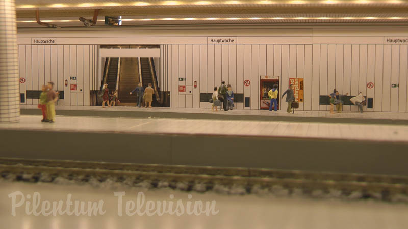 鉄道模型 地下鉄 ： HOスケールのローカル列車のある地下鉄駅のミニチュアモデル