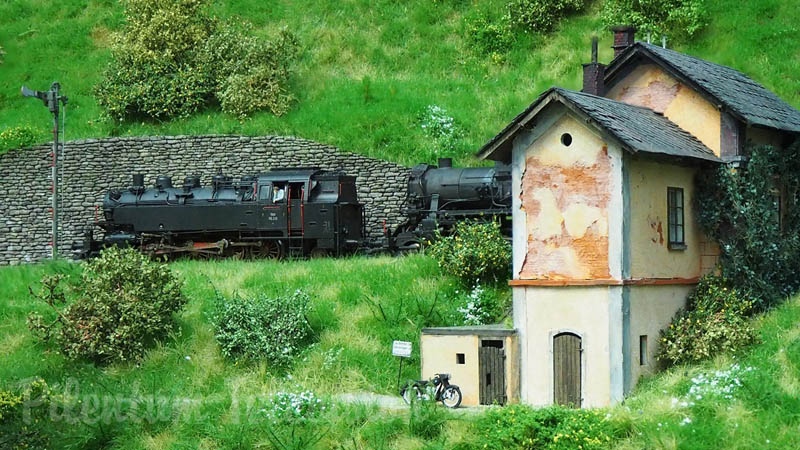 El paraíso de las locomotoras de vapor: Maqueta de trenes de Austria construida por Gottfried Reither