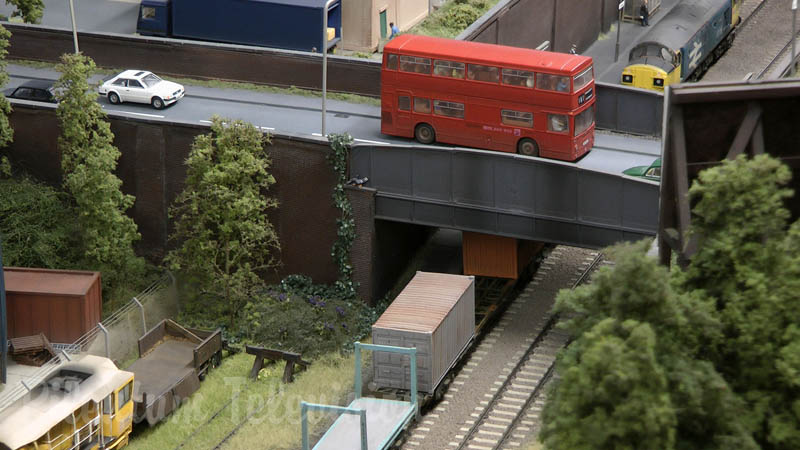 British railway modelling and excellently weathered trains on Farkham’s model railroad layout
