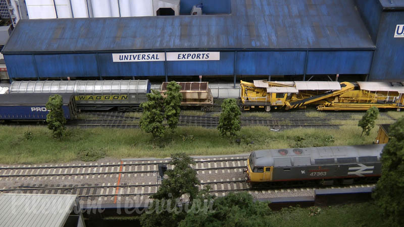 British railway modelling and excellently weathered trains on Farkham’s model railroad layout