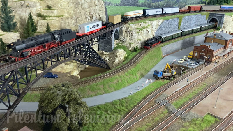 Modely vlaků a vozidel Faller - Užijte si parní lokomotivy a dieselové lokomotivy - Rozvržení v měřítku HO