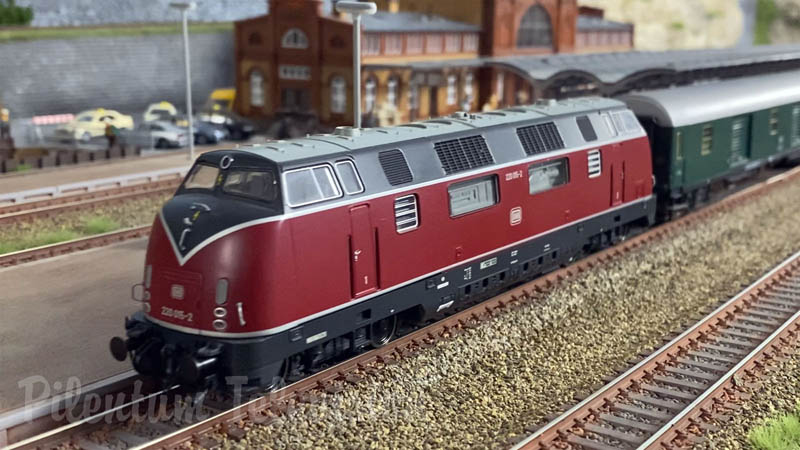 Comboios e Faller Cars - Descubra os locomotivas a vapor e diesel - Maquete em escala HO