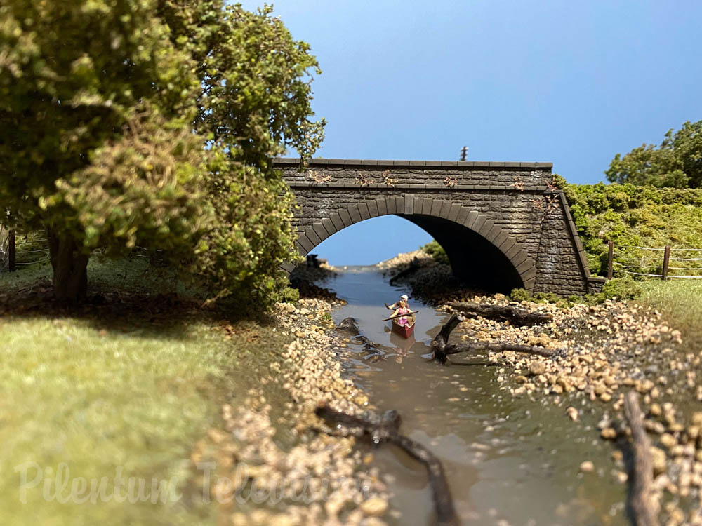 Fantastische landschapsmodellering op de Britse modelspoorbaan “South Hams” in OO schaal