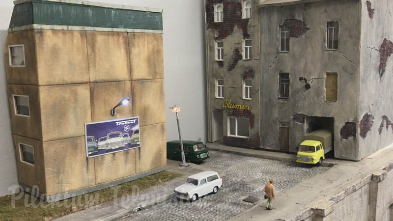 Karya model bangunan: Model Kereta Api Jerman Timur dalam skala HO