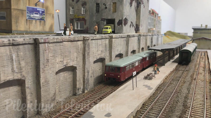 模型作りの名作。東ドイツの鉄道模型（HOスケール）。