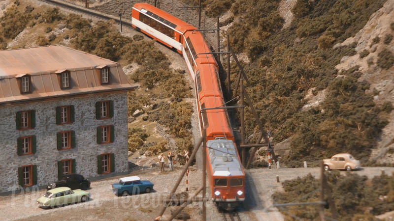 活躍する鉄道模型。 スイスで最も優れたHOスケールの鉄道模型の一つ。