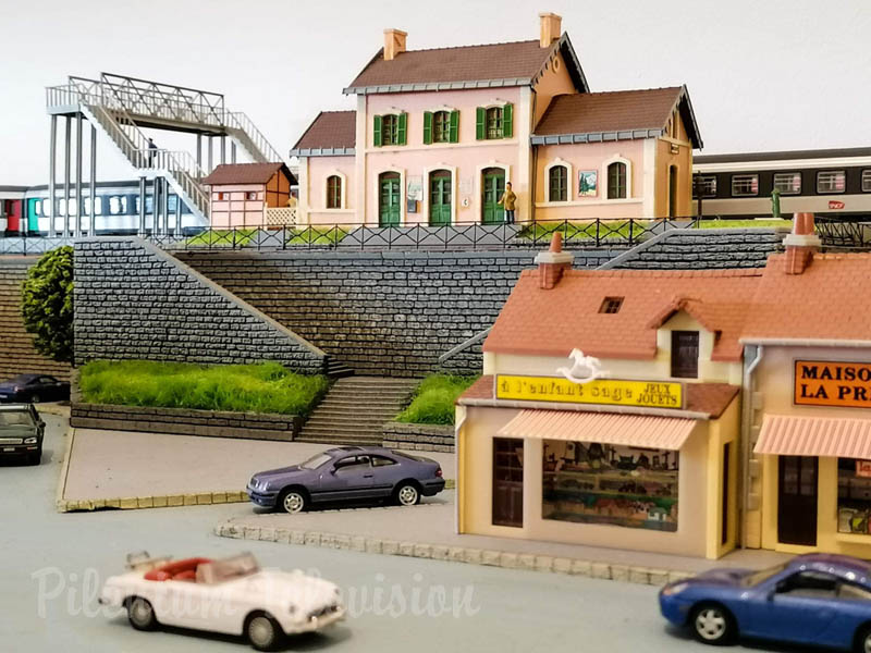 Model pociągów we Francji: Model kolejki w skali HO wykonany przez Alexandre Forquet