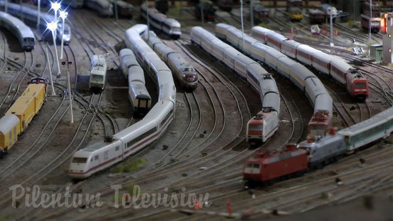 Trenes eléctricos a escala: Una de las mejores maquetas ferroviarias privadas de Alemania en escala N