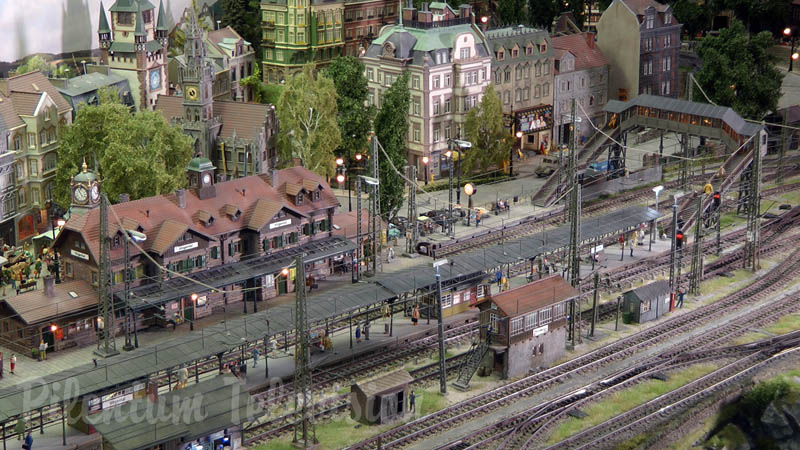 Steam locomotive and ho scale trains: Model railroad operation session in Virgental by Wim de Zee