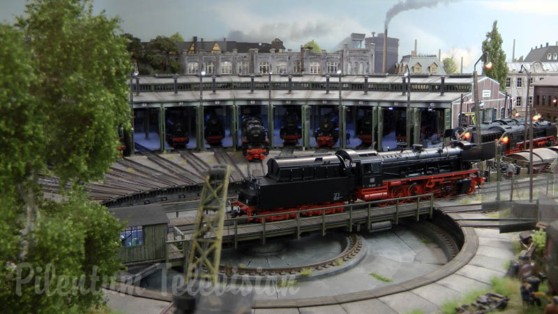 Locomotive a vapore e treni di Maerklin: Plastico ferroviario Virgental di Wim de Zee