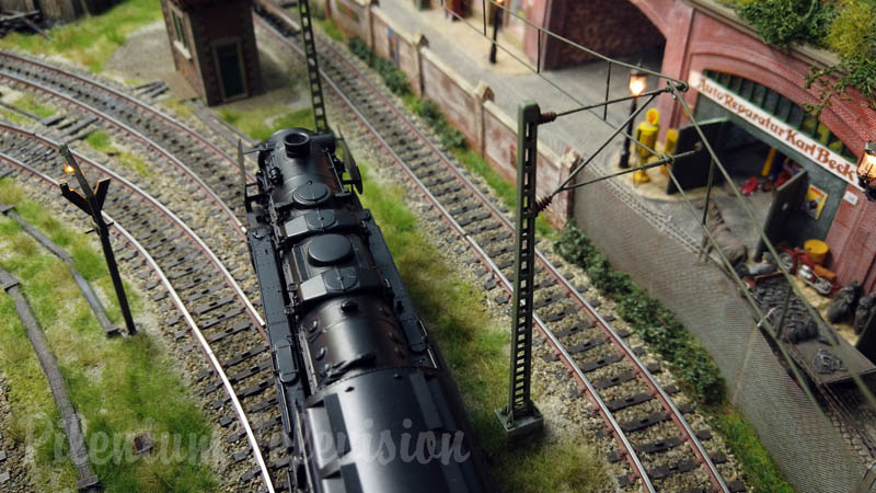 Ferromodelismo Marklin: Maqueta de trenes electricos HO y locomotoras a vapor en miniatura