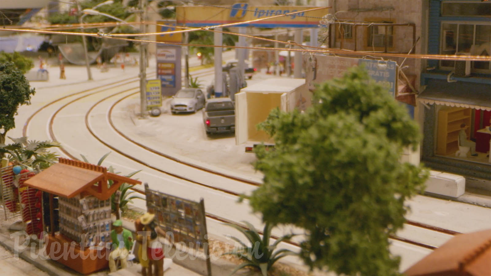 Le fantastique diorama de la ville de Rio de Janeiro au Brésil: Un superbe réseau ferroviaire à l'échelle HO