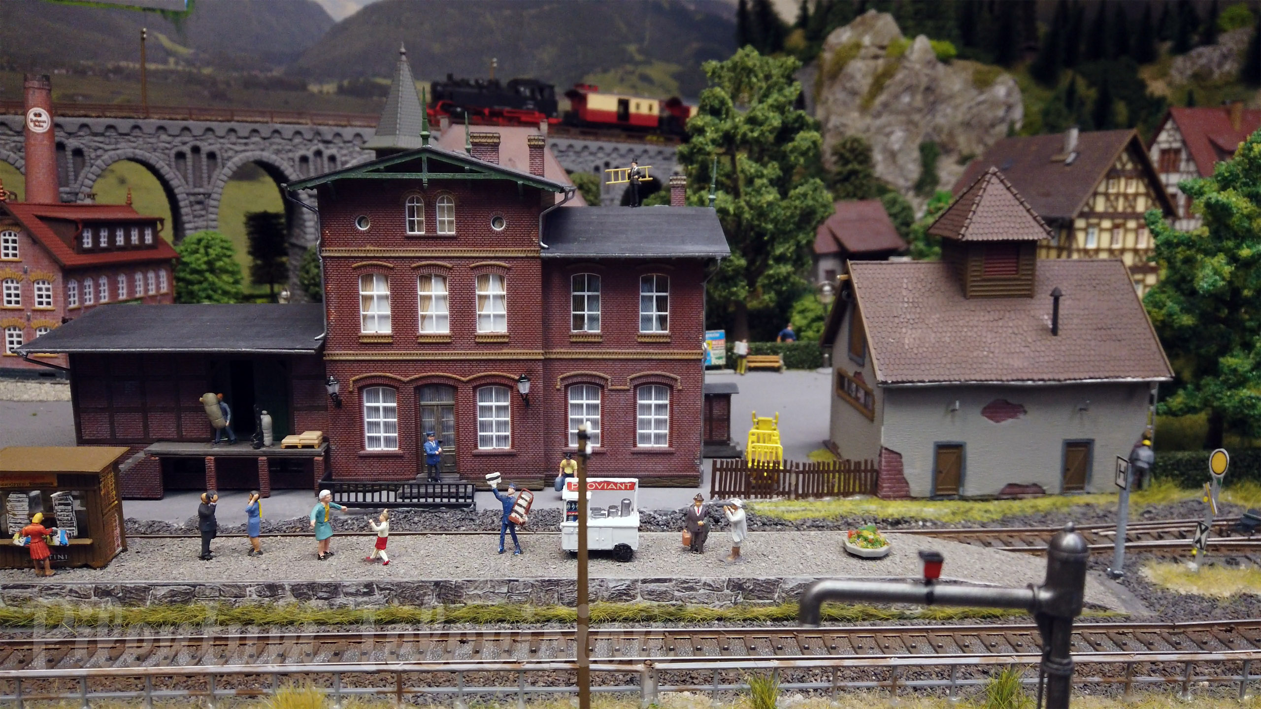 HO Scale Steam Locomotive Model Railway Layout with Thousands of Details (Germany)