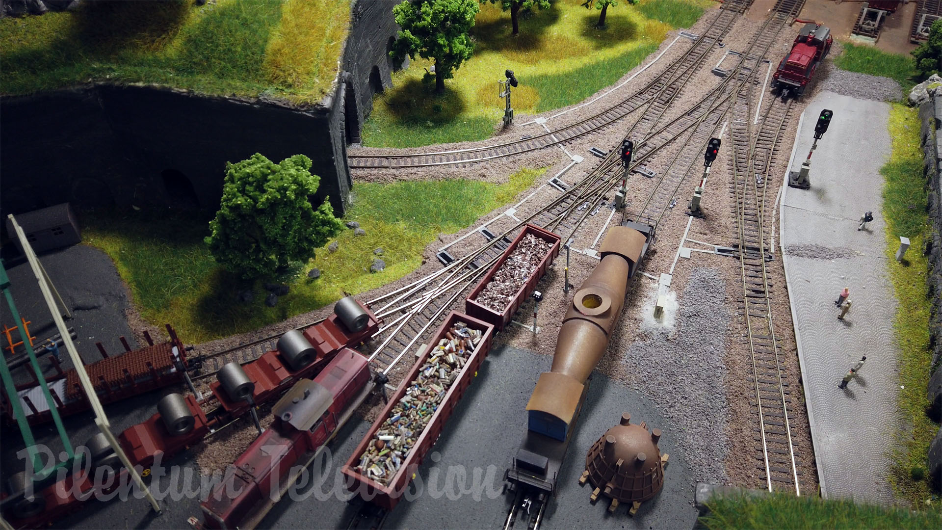 TT Scale Model Trains and Steam Locos - Modular Model Railway Layout in Germany