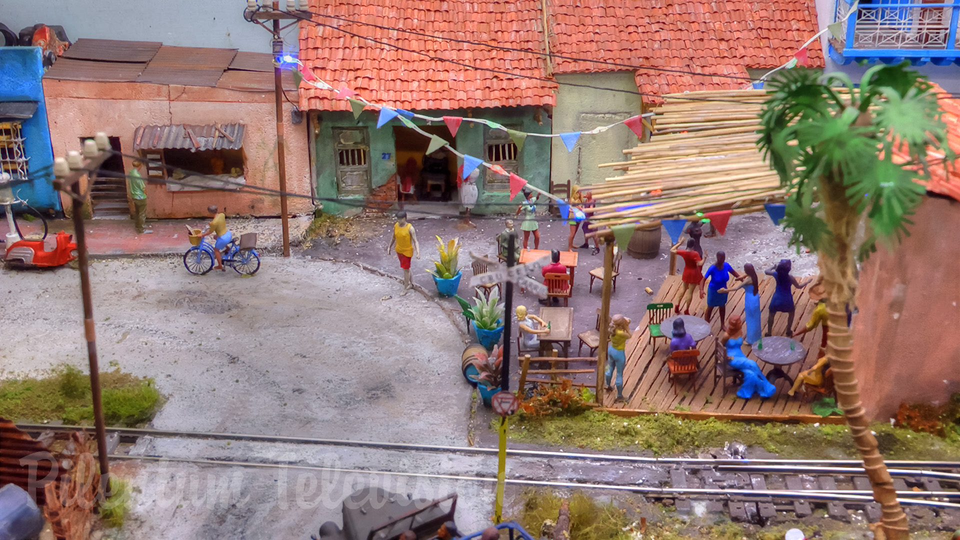 Model Railroad Diorama of Cuba - Scratch Building and Railway Modelling at its Best - On30 Layouts