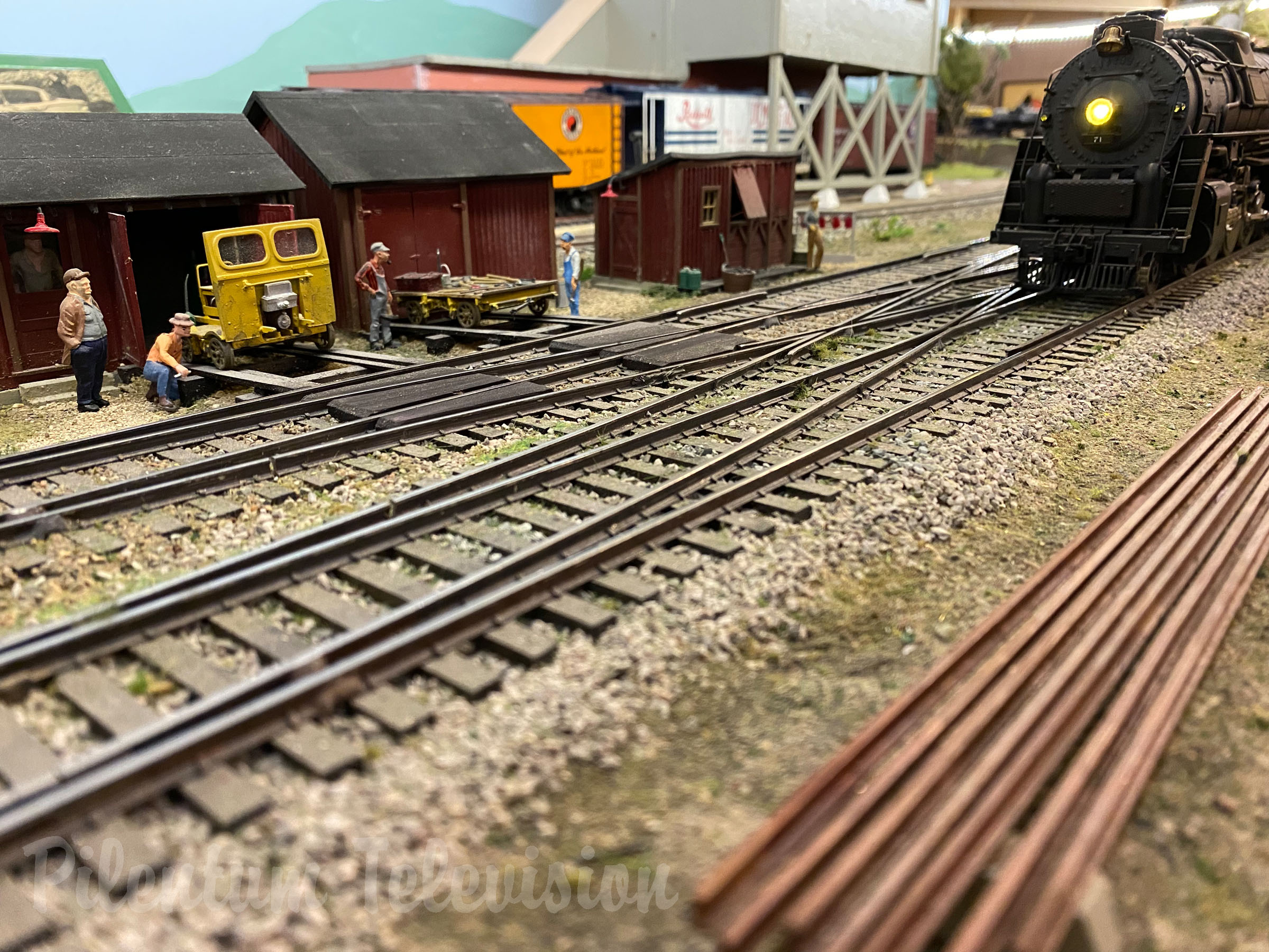 One of the largest O scale model railway layouts in North America: Model Railroad Club of Toronto