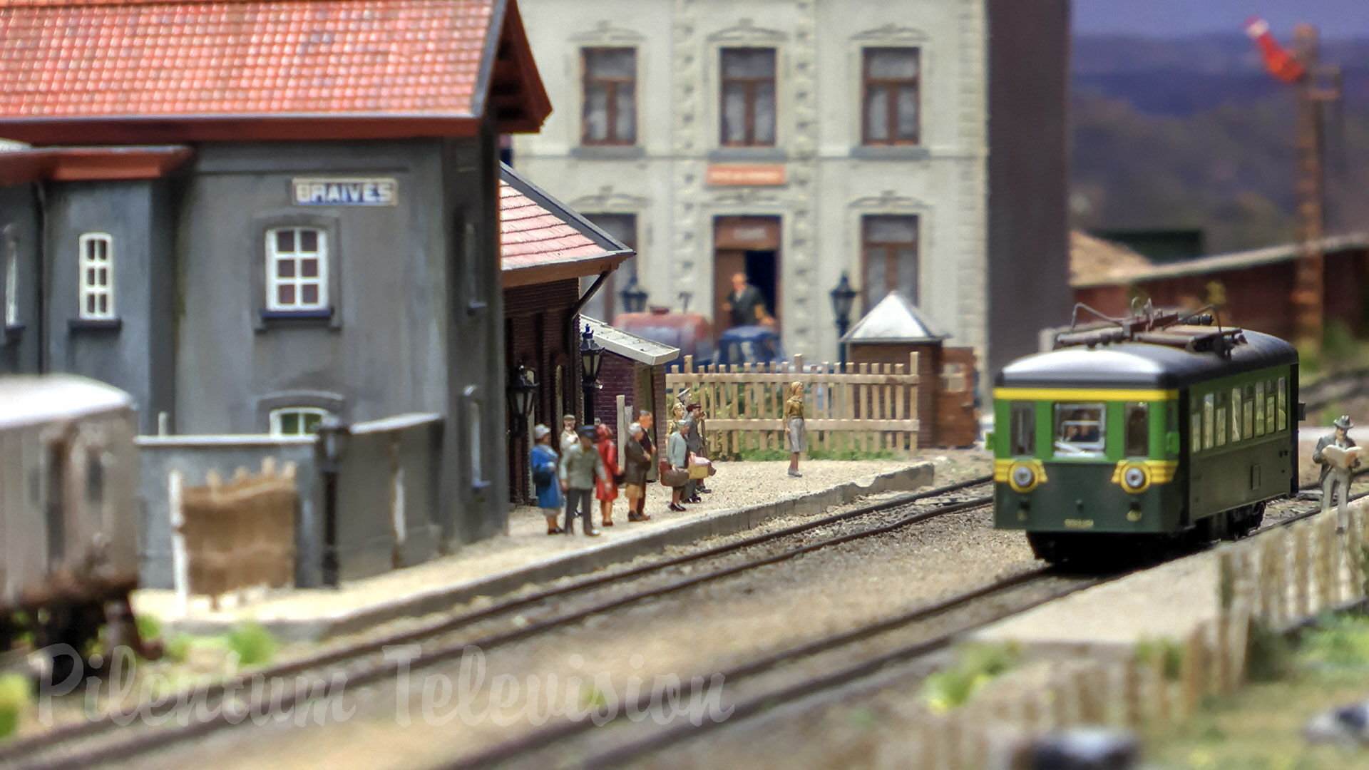 Model railroad layout built in museum quality - Braives railway station by Modelspoorclub Het Spoor