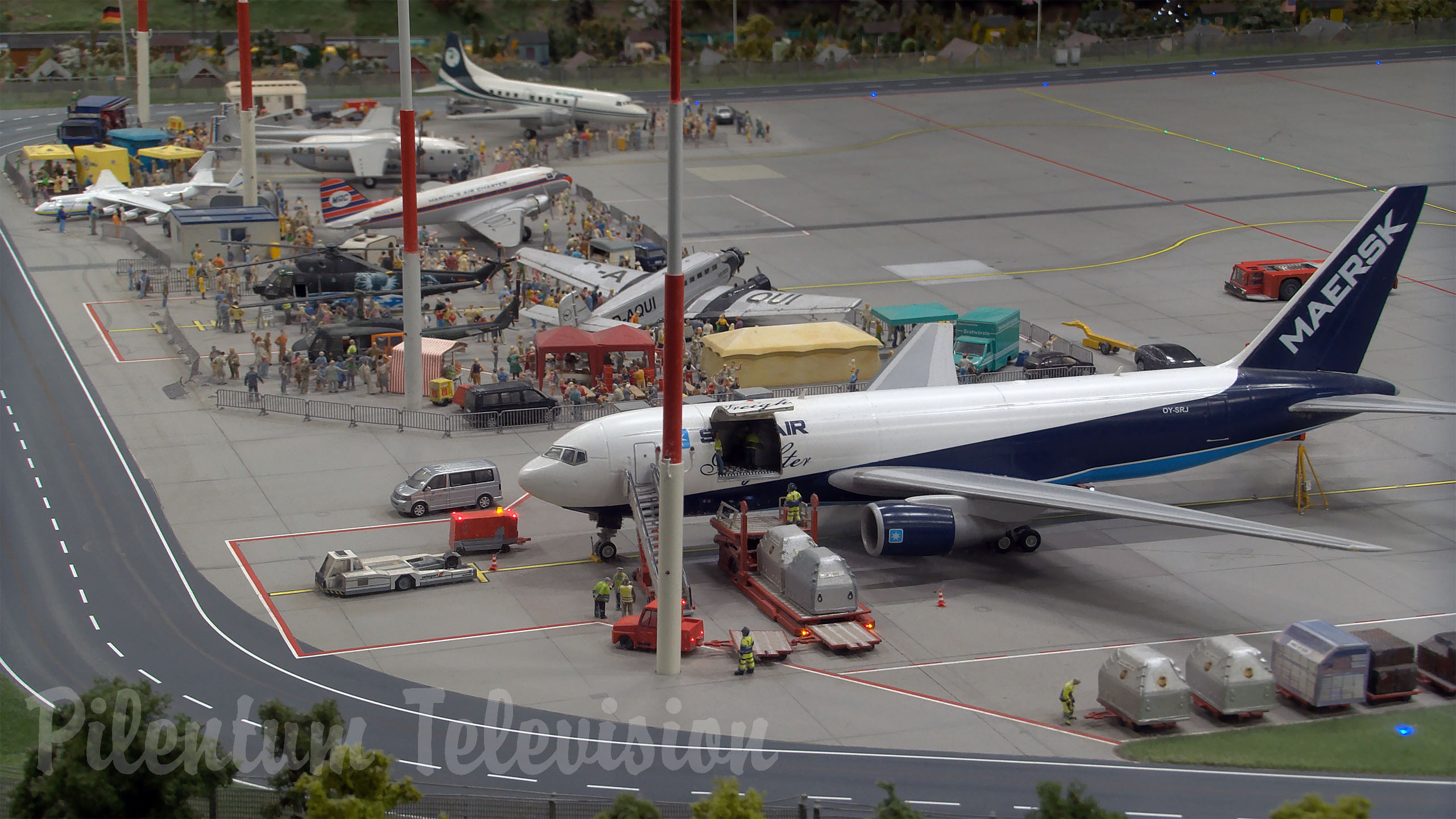 Biggest Model Airport of the World - Miniature Airplane and Aircraft Model - Aviation in HO Scale