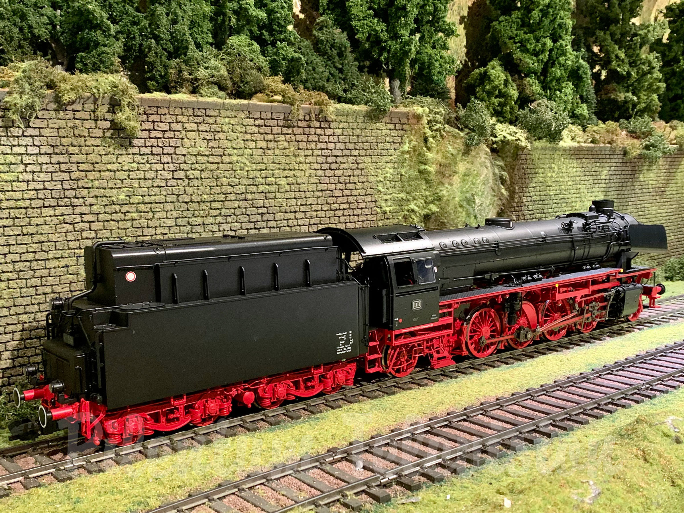 Model Train Paradise for Steam Locomotive - Arnold’s Märklin Model Railroad in Gauge 1 (1:32 Scale)