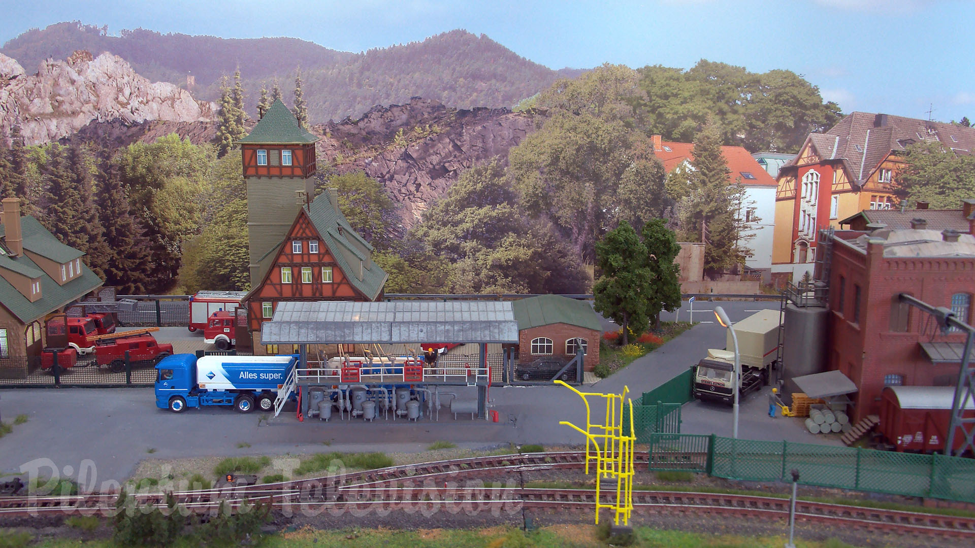 German Model Railroad Operations – Modular Model Train HO Scale Layout