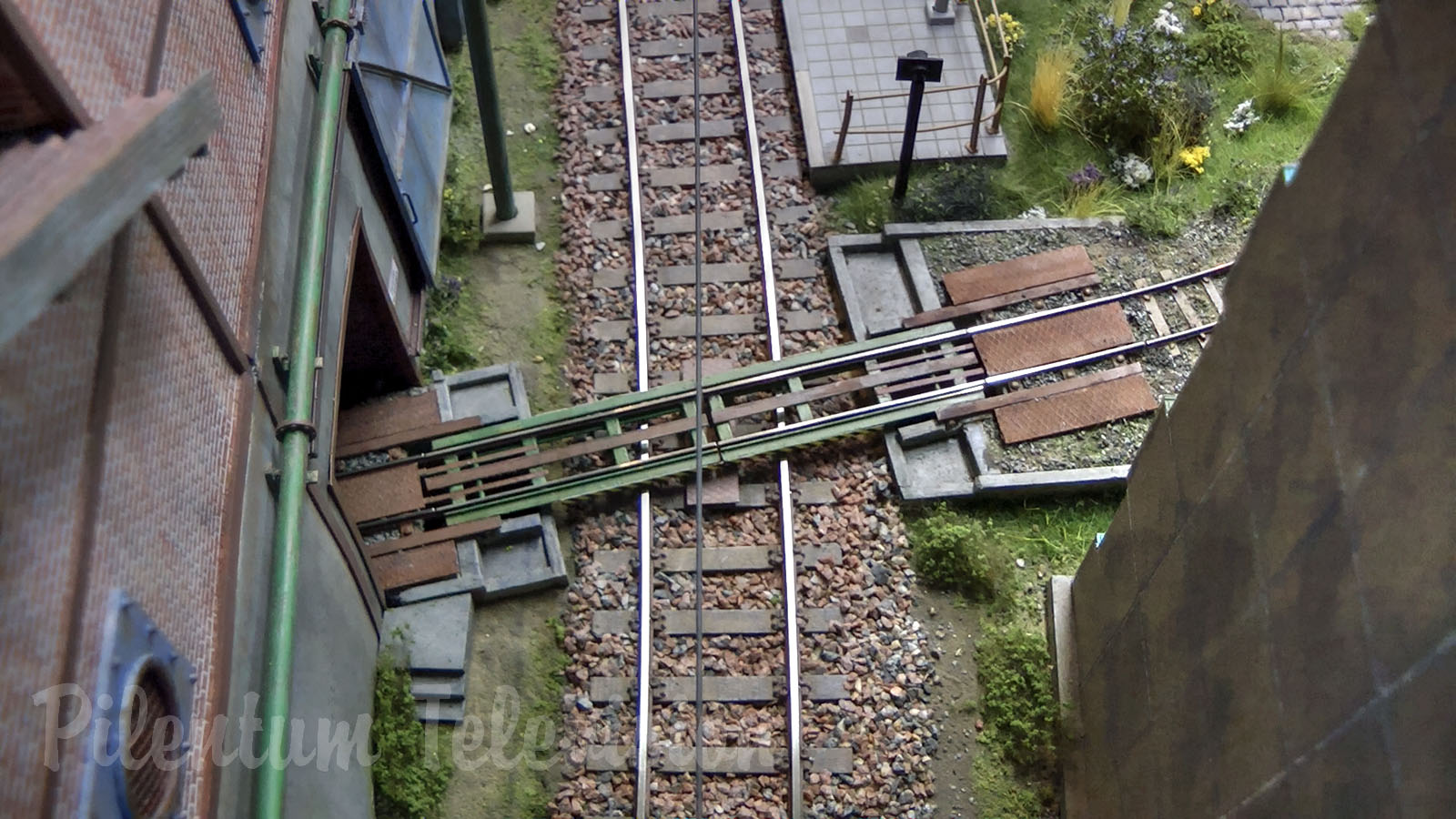 Model Train Diorama of a Narrow Gauge Field Railway – On30 Model Railroad Layout